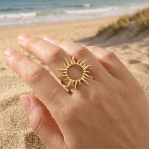 Bague dorée soleil